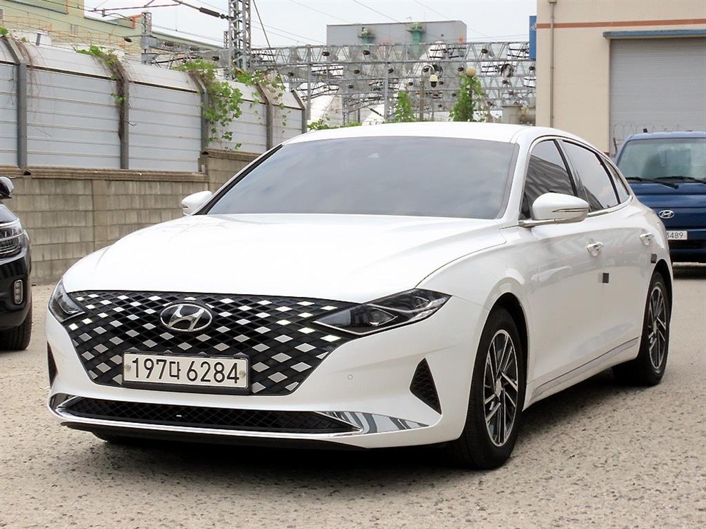 HYUNDAI Grandeur - Vista 2