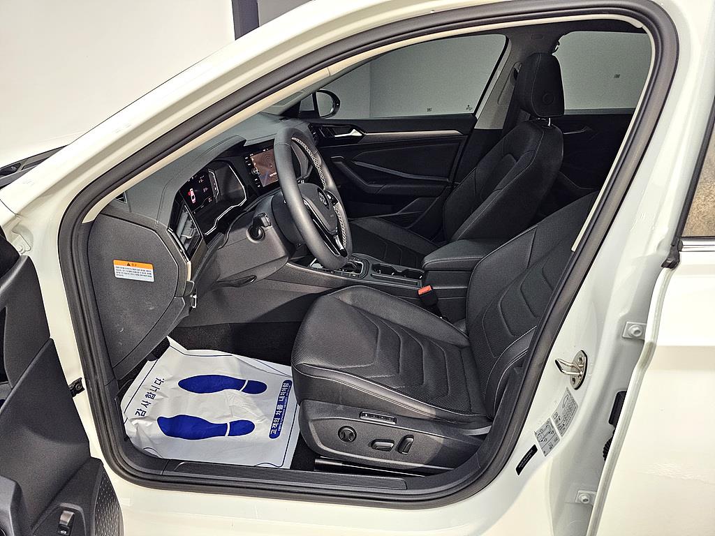 Volkswagen Jetta - Vista 8