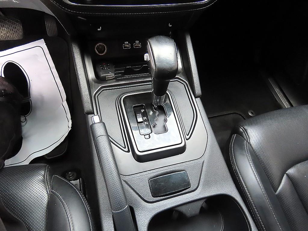 Ssangyong Rexton - Vista 10