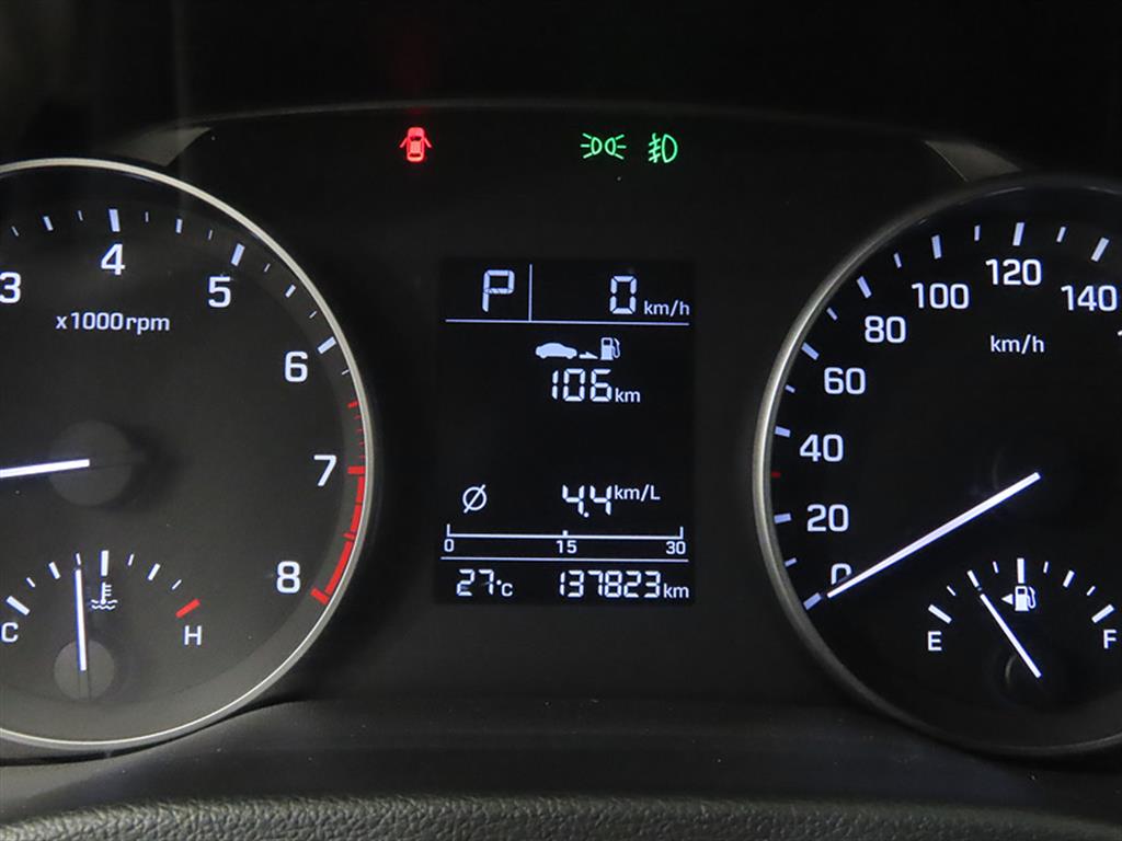HYUNDAI Avante - Vista 9