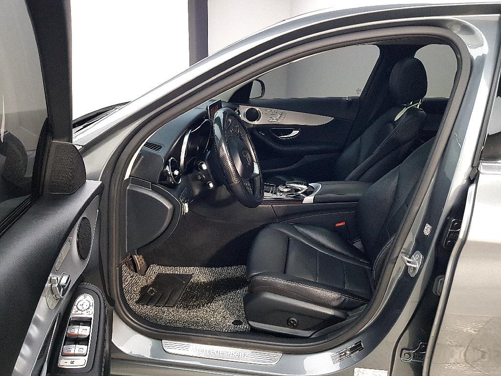 Mercedes Benz C Class - Vista 8