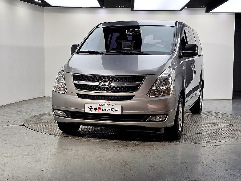 HYUNDAI Starex - Vista 2