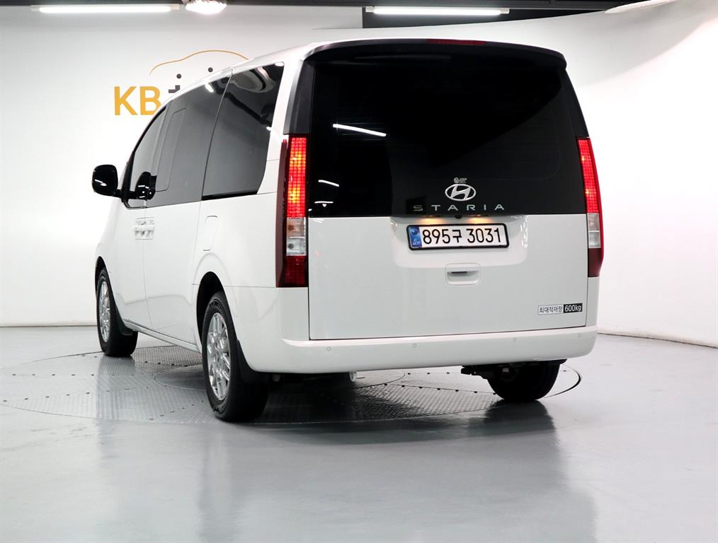 HYUNDAI Staria - Vista 4