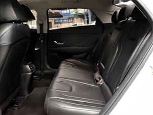 HYUNDAI Avante - Vista 12