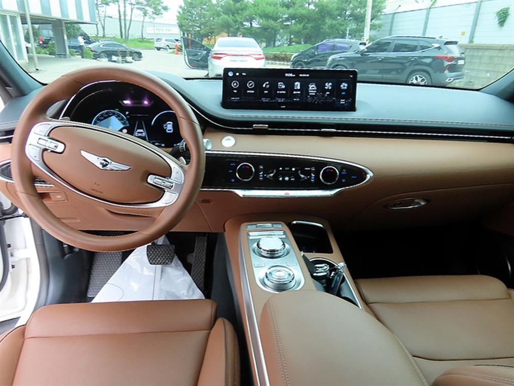 Genesis GV70 - Vista 7