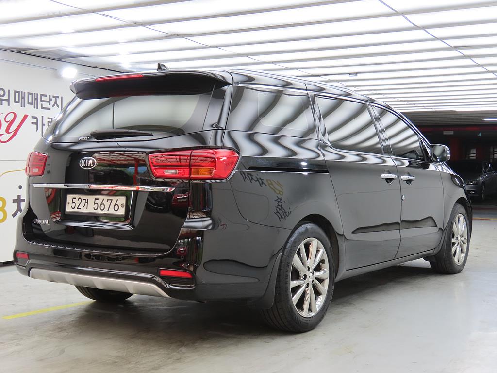 KIA Carnival - Vista 4