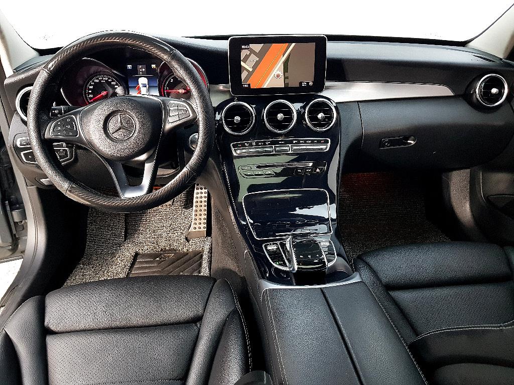 Mercedes Benz C Class - Vista 5