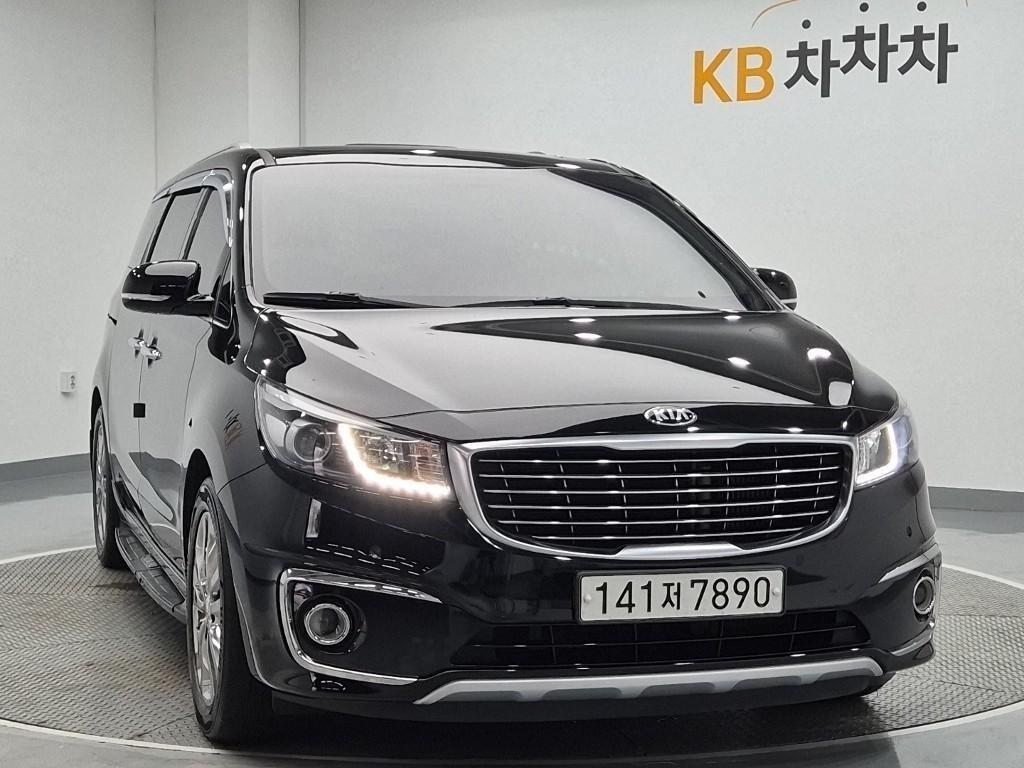 KIA Carnival - Vista 4