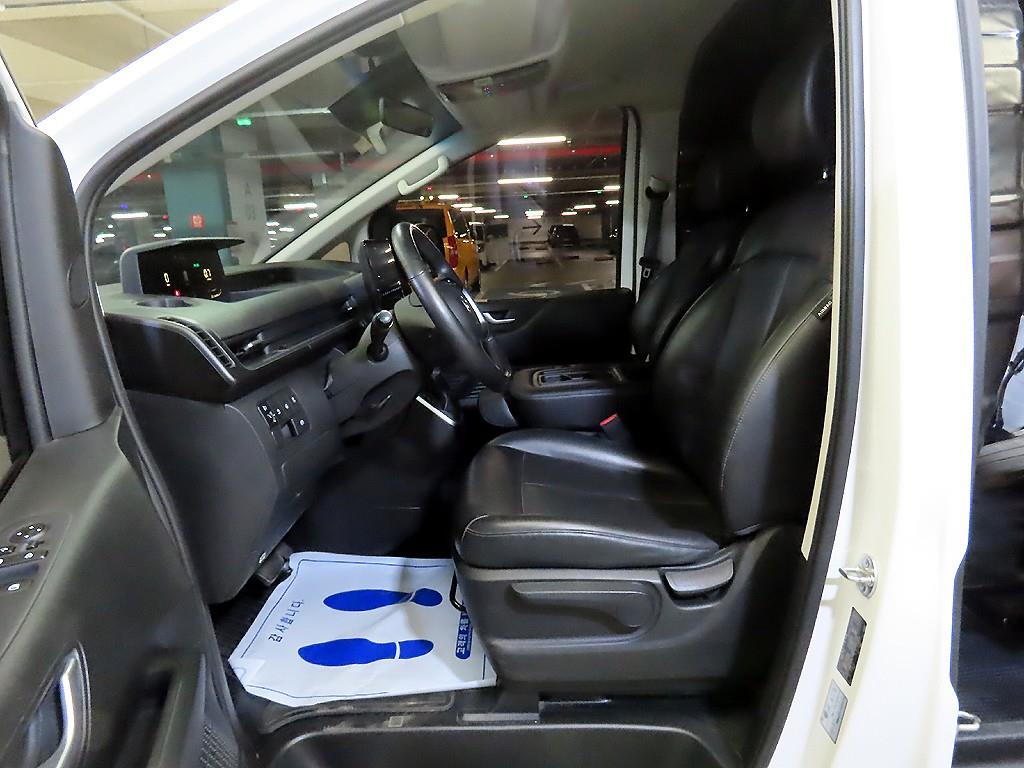 HYUNDAI Staria - Vista 6