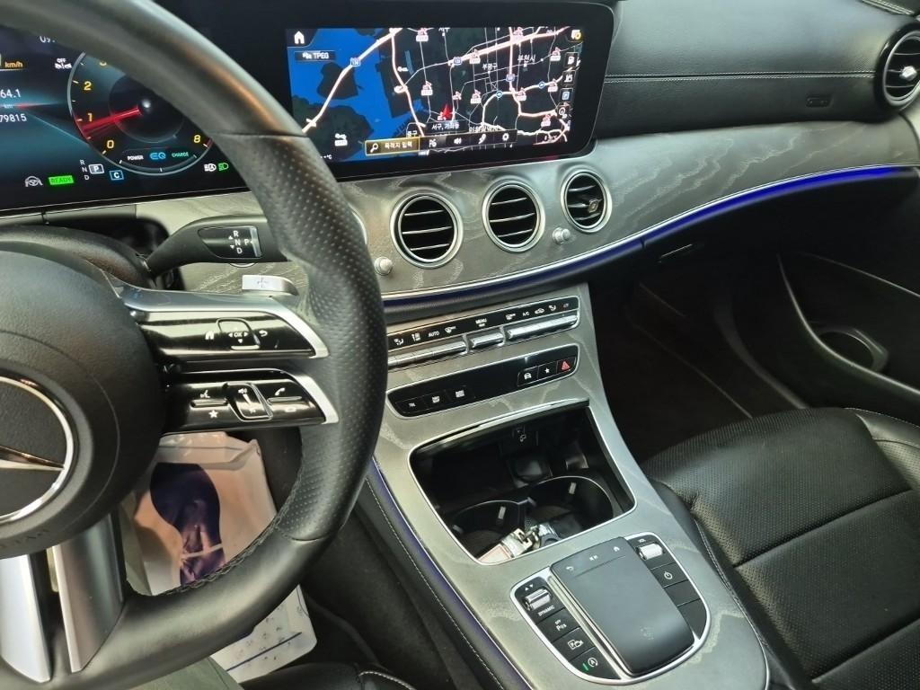 Mercedes Benz E class - Vista 10