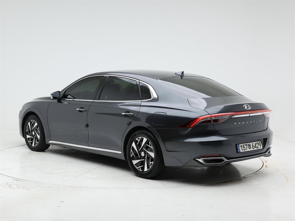 HYUNDAI Grandeur - Vista 7