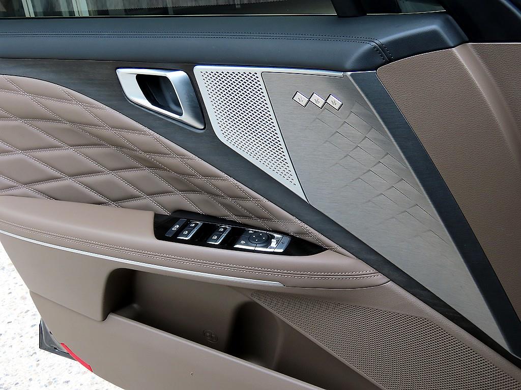 KIA K8 - Vista 12