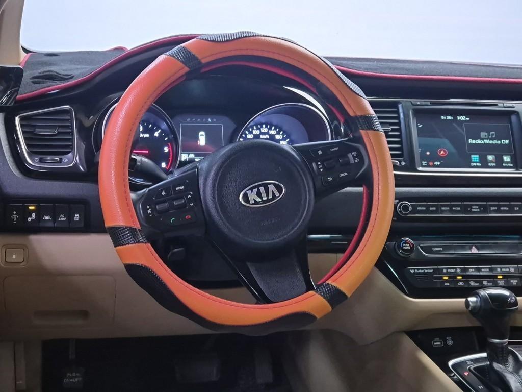 KIA Carnival - Vista 9