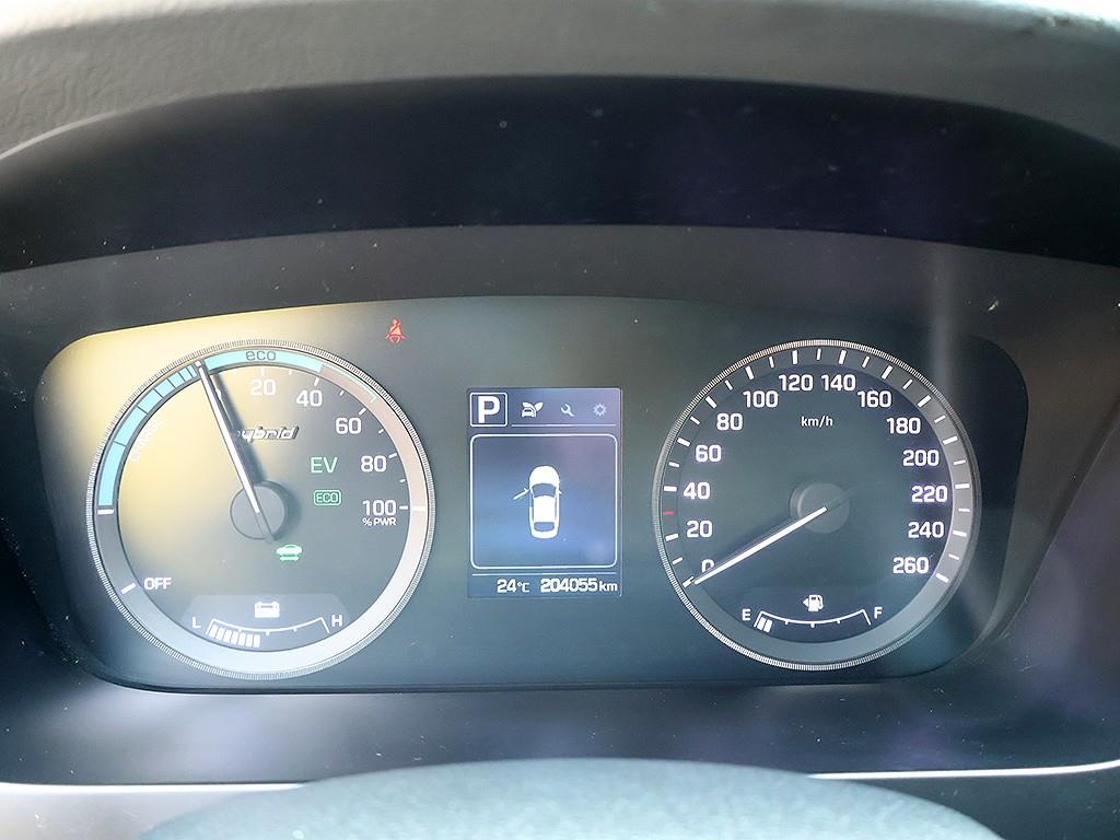 HYUNDAI Sonata - Vista 11