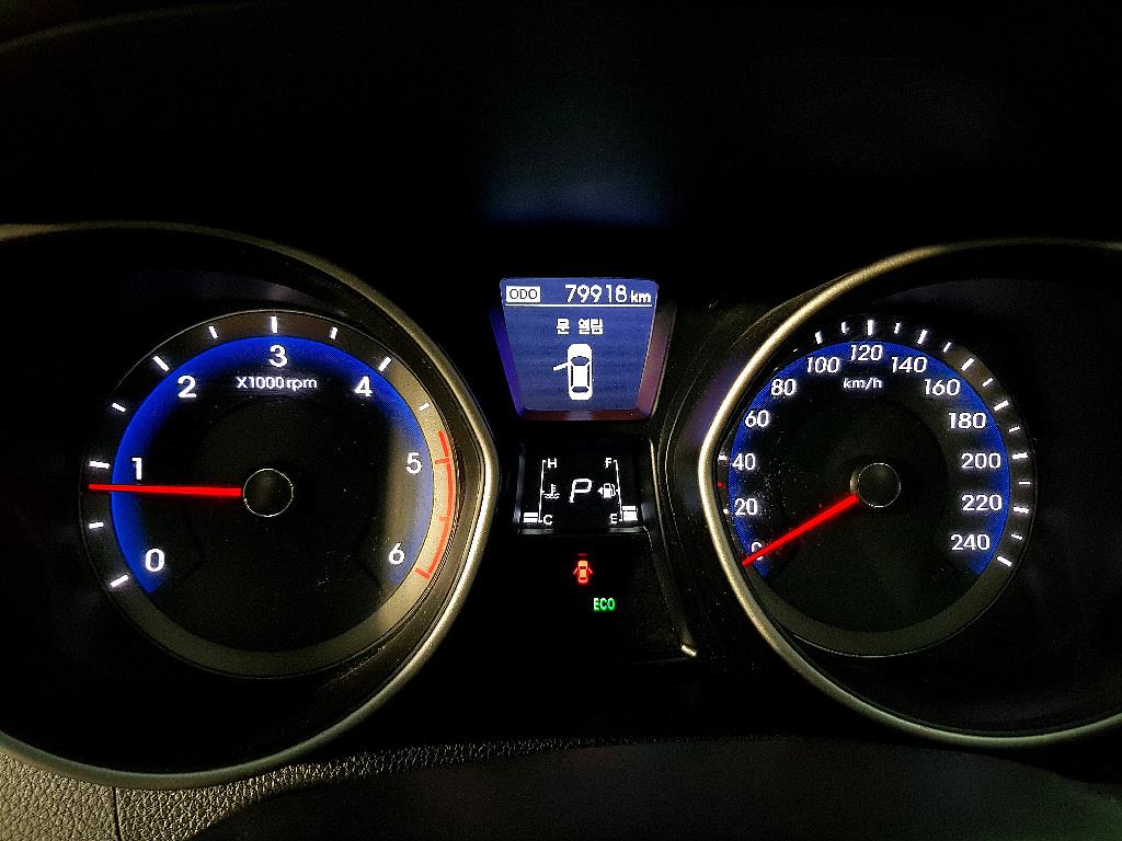 HYUNDAI i30 - Vista 7