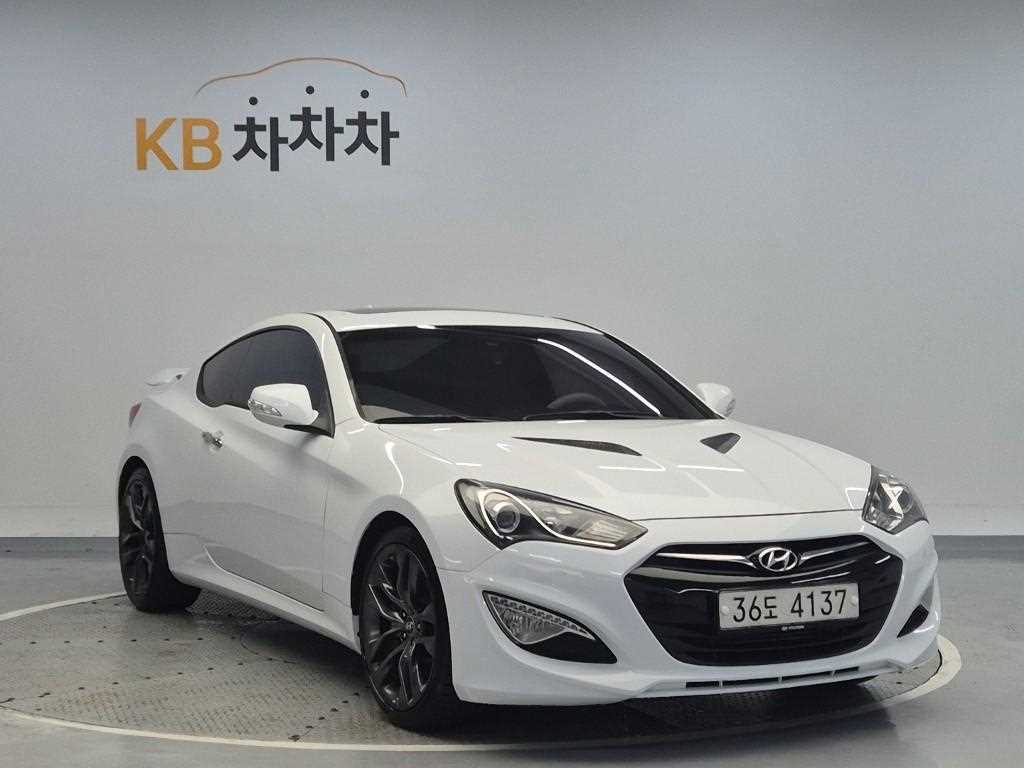 HYUNDAI Genesis - Vista 4
