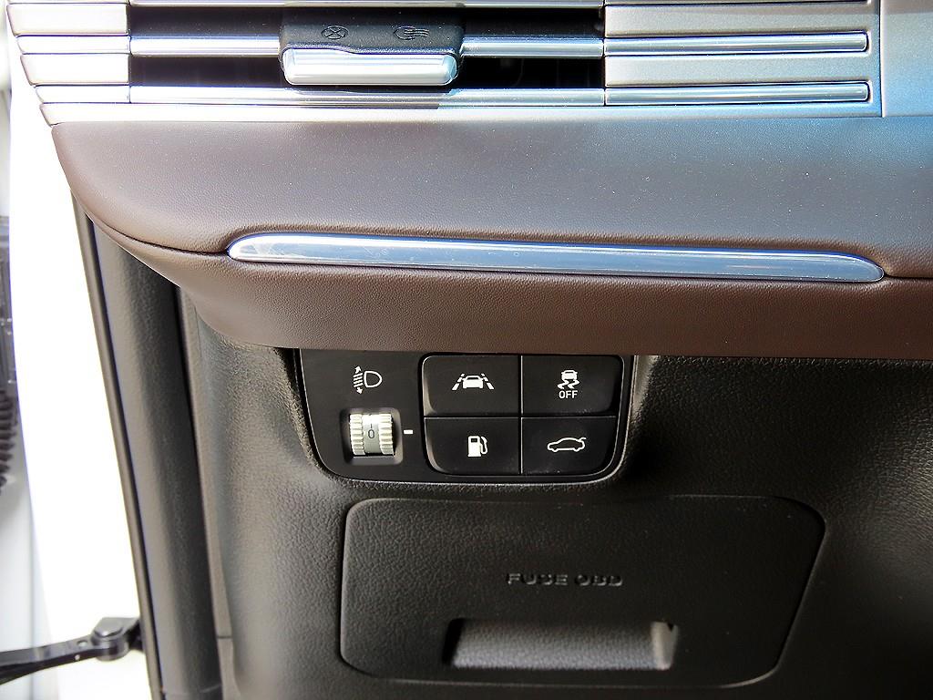 HYUNDAI Grandeur - Vista 12