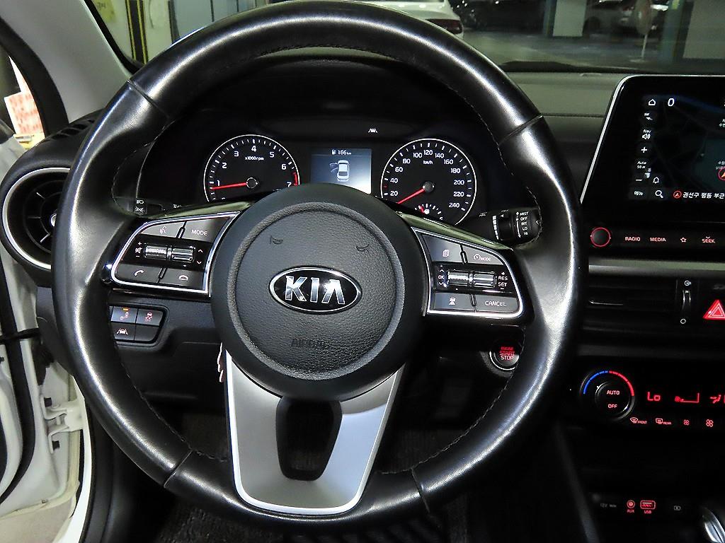 KIA Carnival - Vista 8
