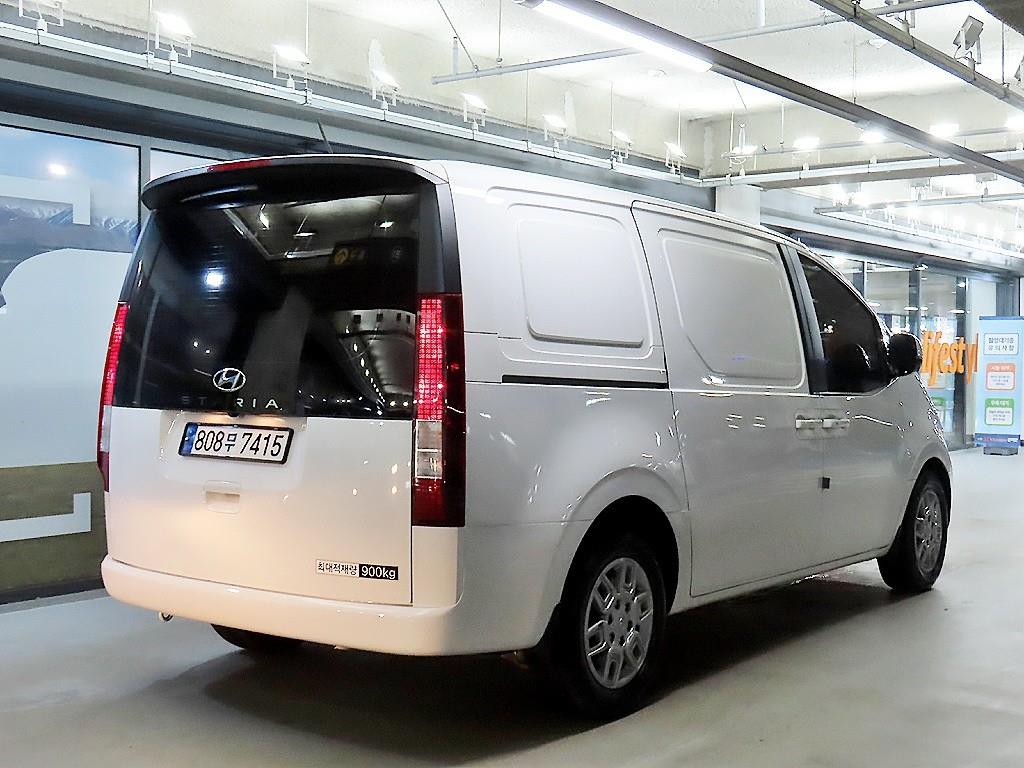 HYUNDAI Staria - Vista 4