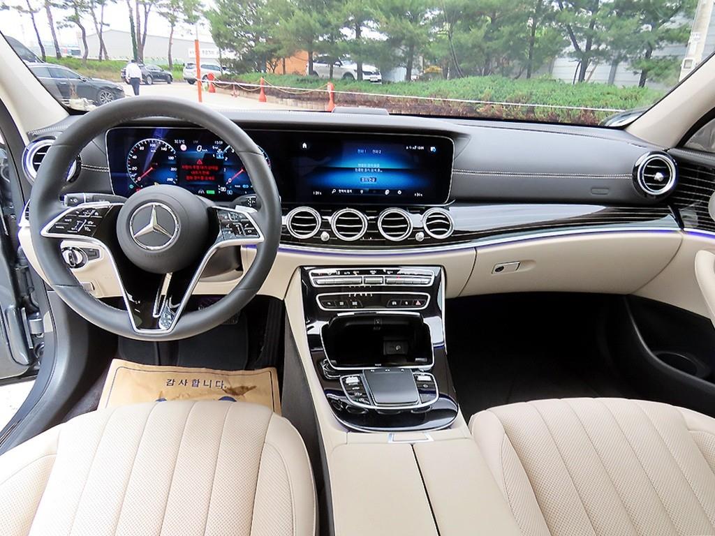 Mercedes Benz E class - Vista 7