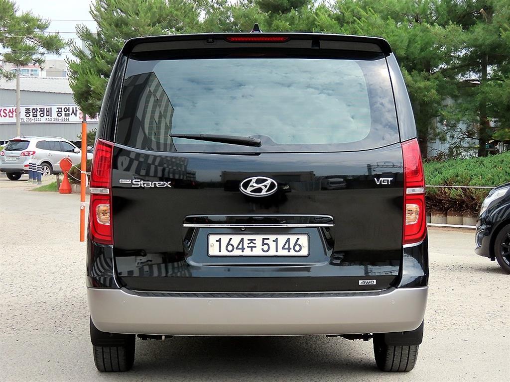HYUNDAI Starex - Vista 4