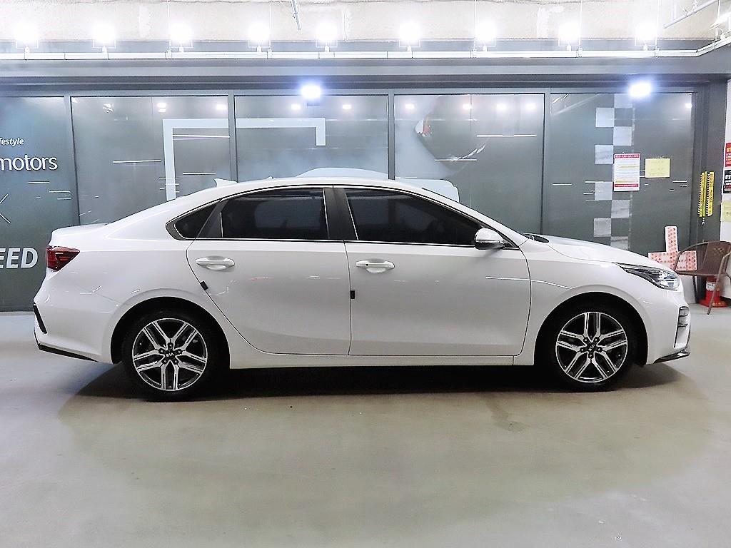 KIA Carnival - Vista 3