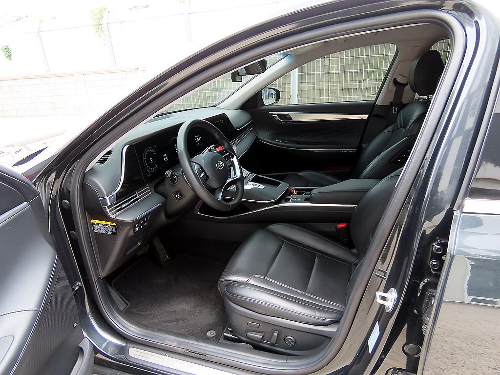HYUNDAI Grandeur - Vista 5