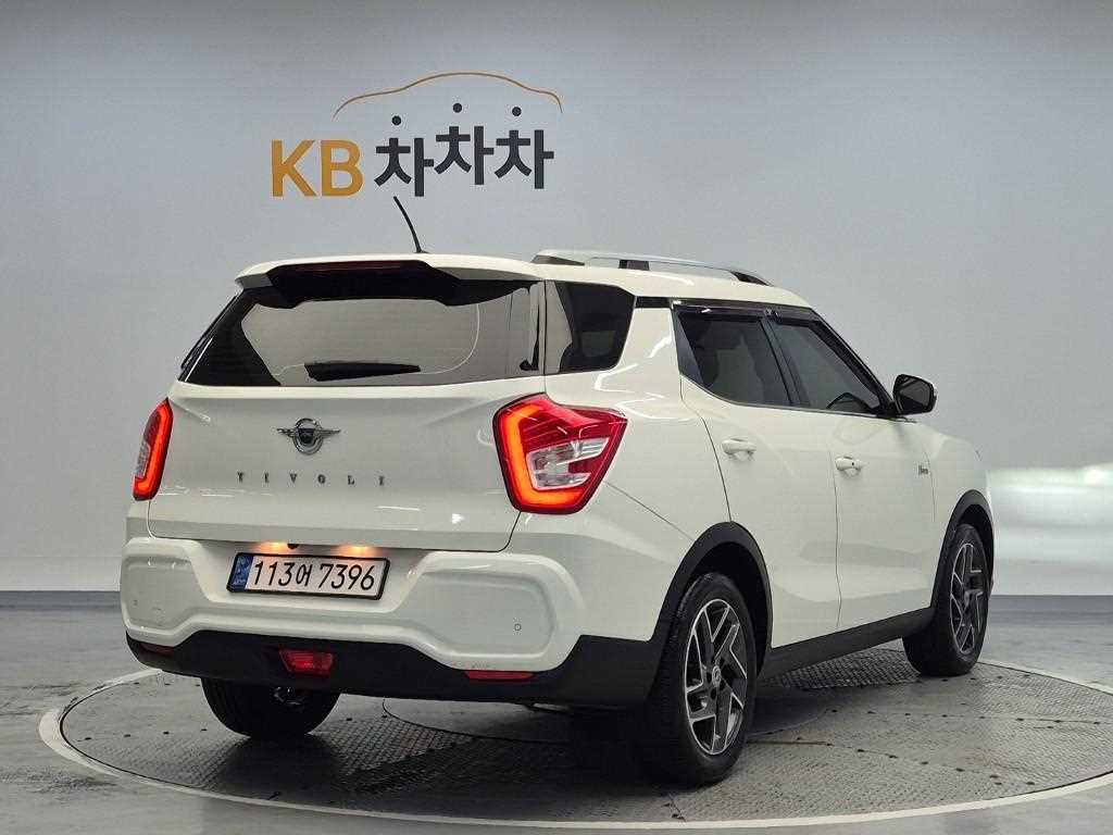 Ssangyong Tivoli - Vista 3