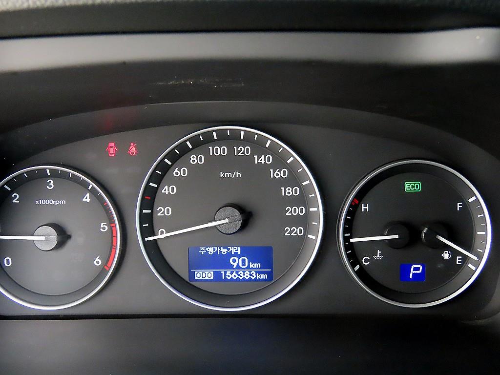 HYUNDAI Starex - Vista 9