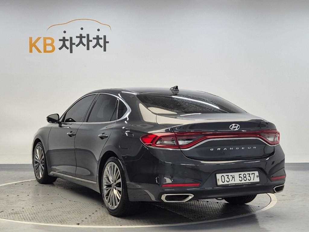 HYUNDAI Grandeur - Vista 2