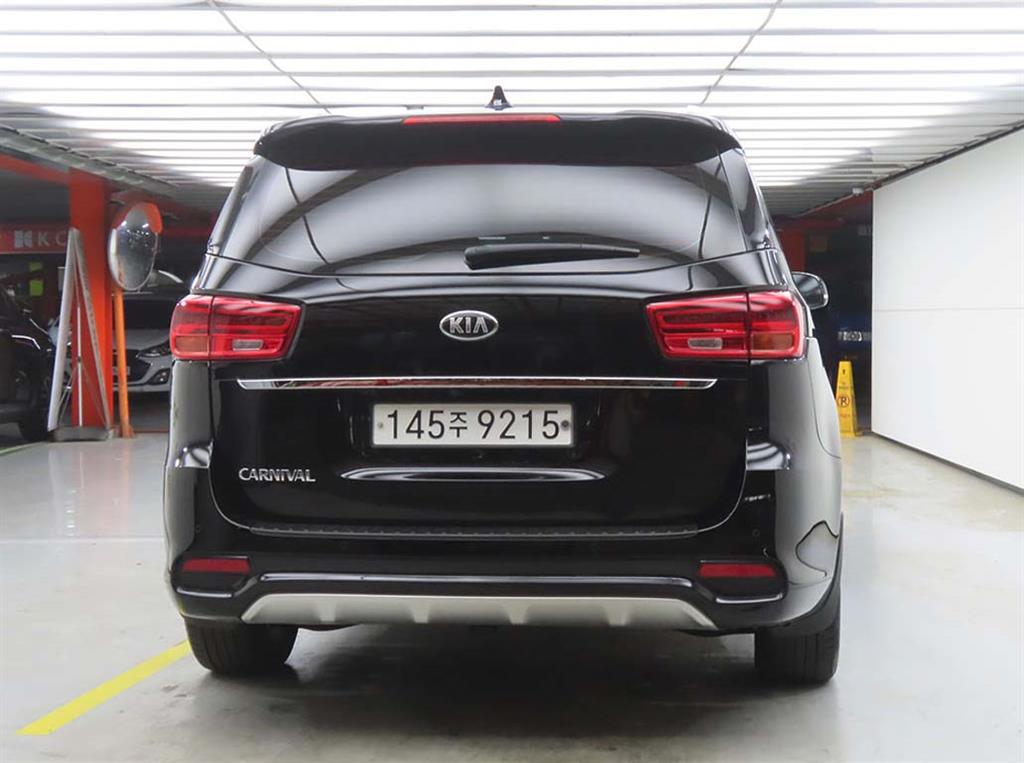 KIA Carnival - Vista 3