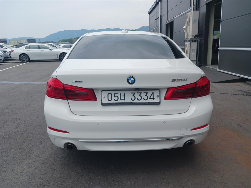 BMW 5 Series - Vista 4