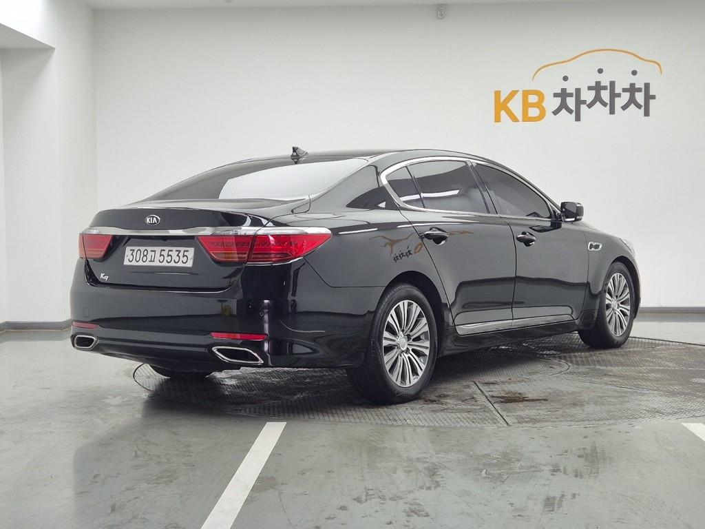 KIA K9 - Vista 4