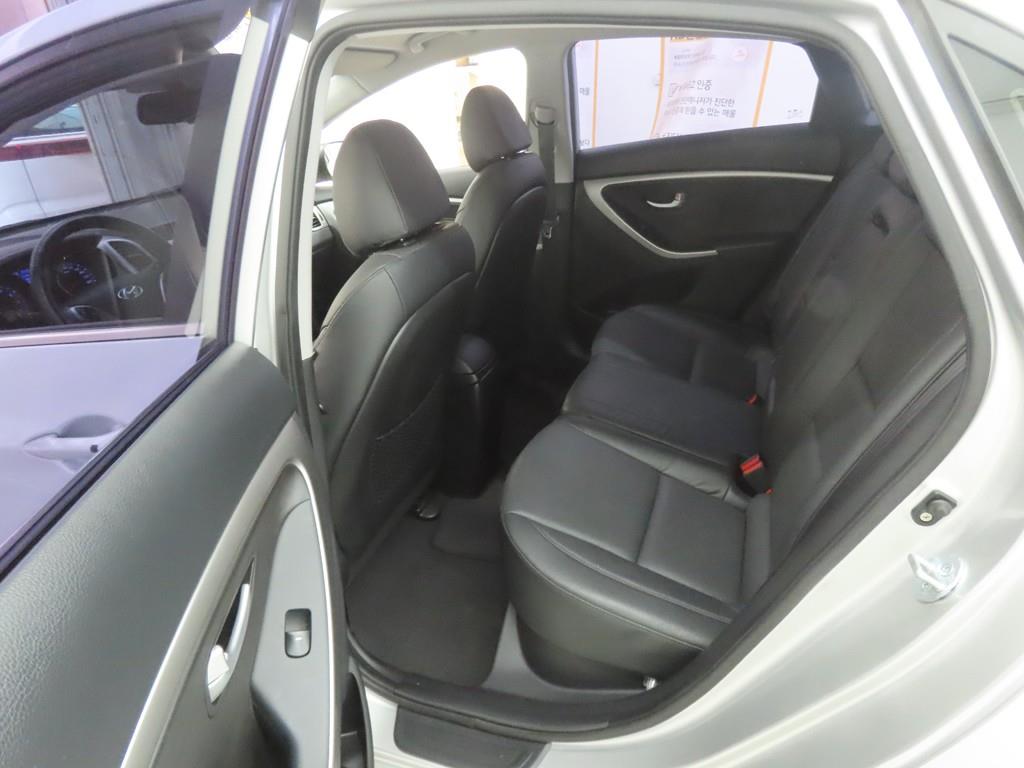 HYUNDAI i30 - Vista 6