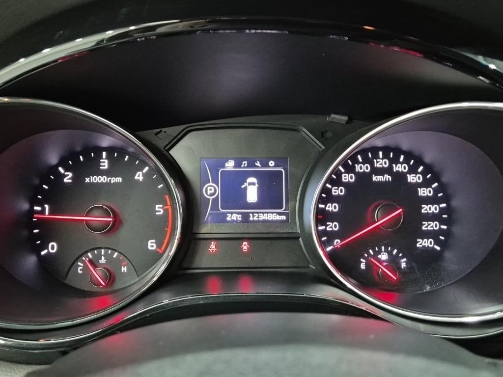 KIA Carnival - Vista 6
