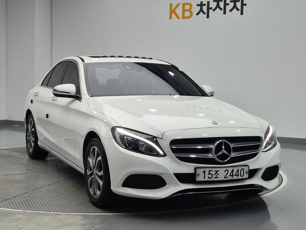 Mercedes Benz C Class - Vista 4