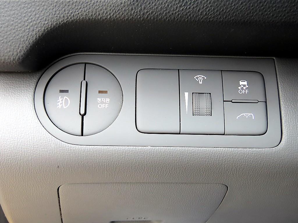 HYUNDAI Starex - Vista 12