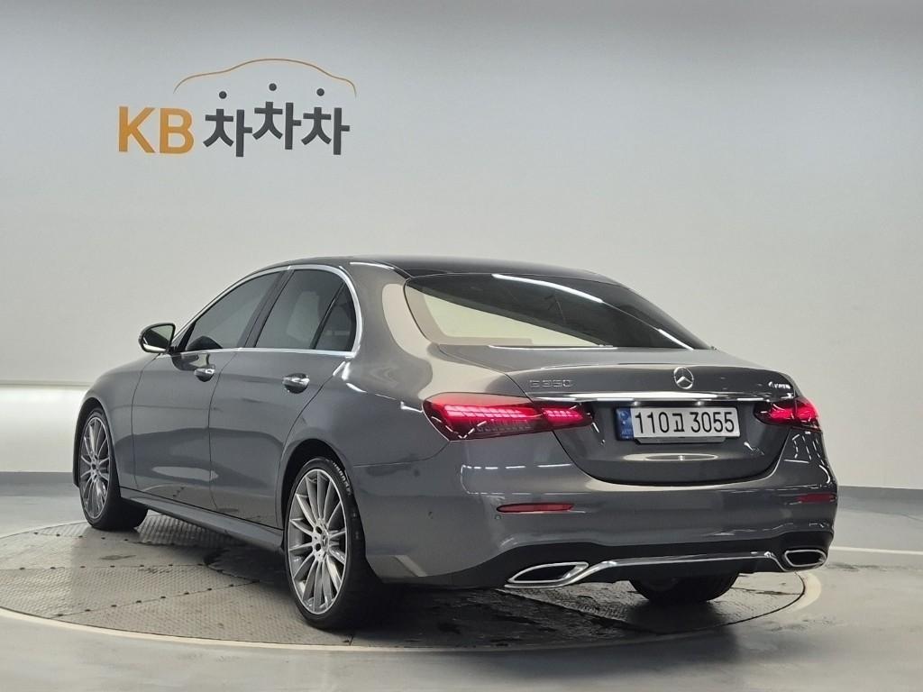 Mercedes Benz E class - Vista 2