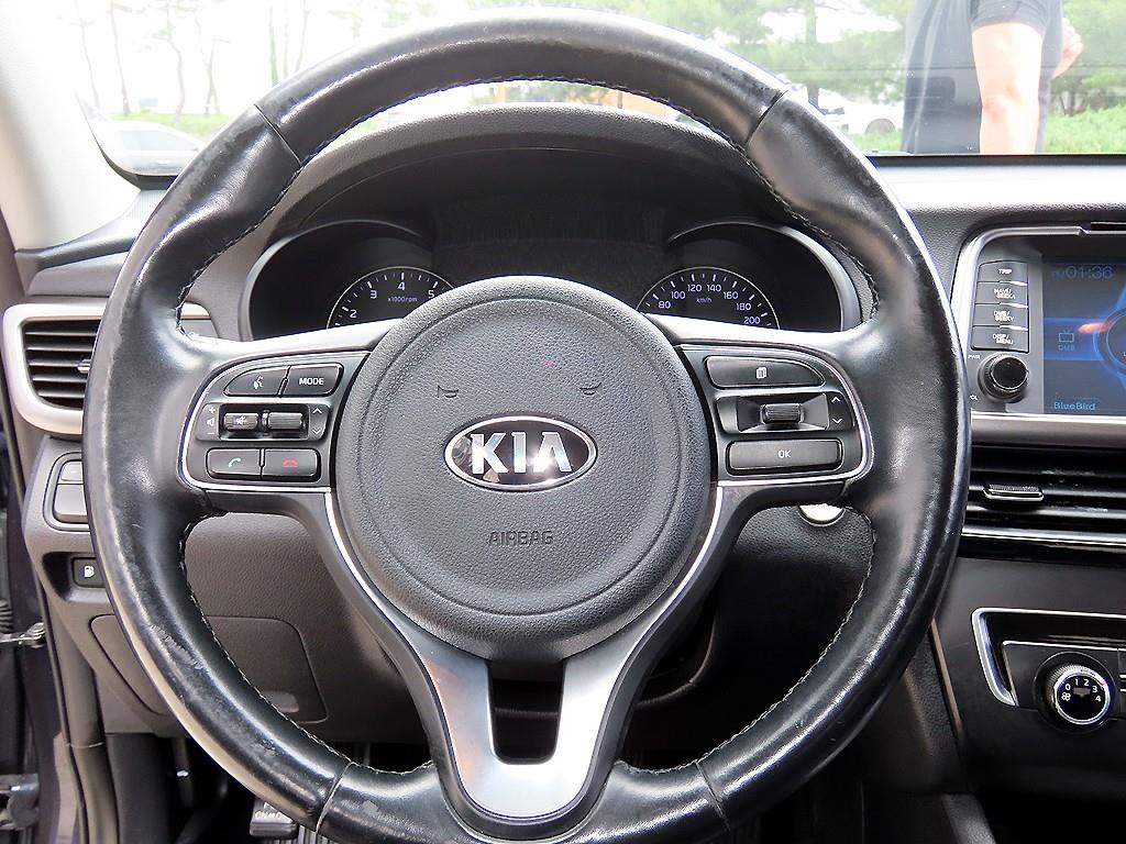 KIA K5 - Vista 8