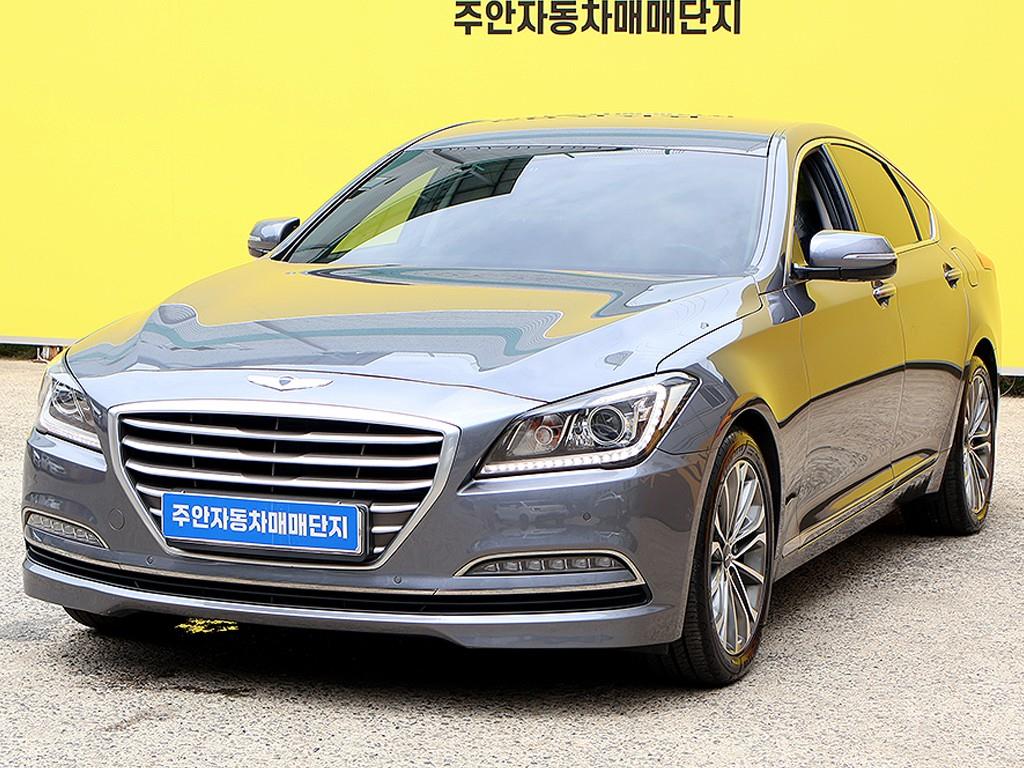HYUNDAI Genesis - Vista 3