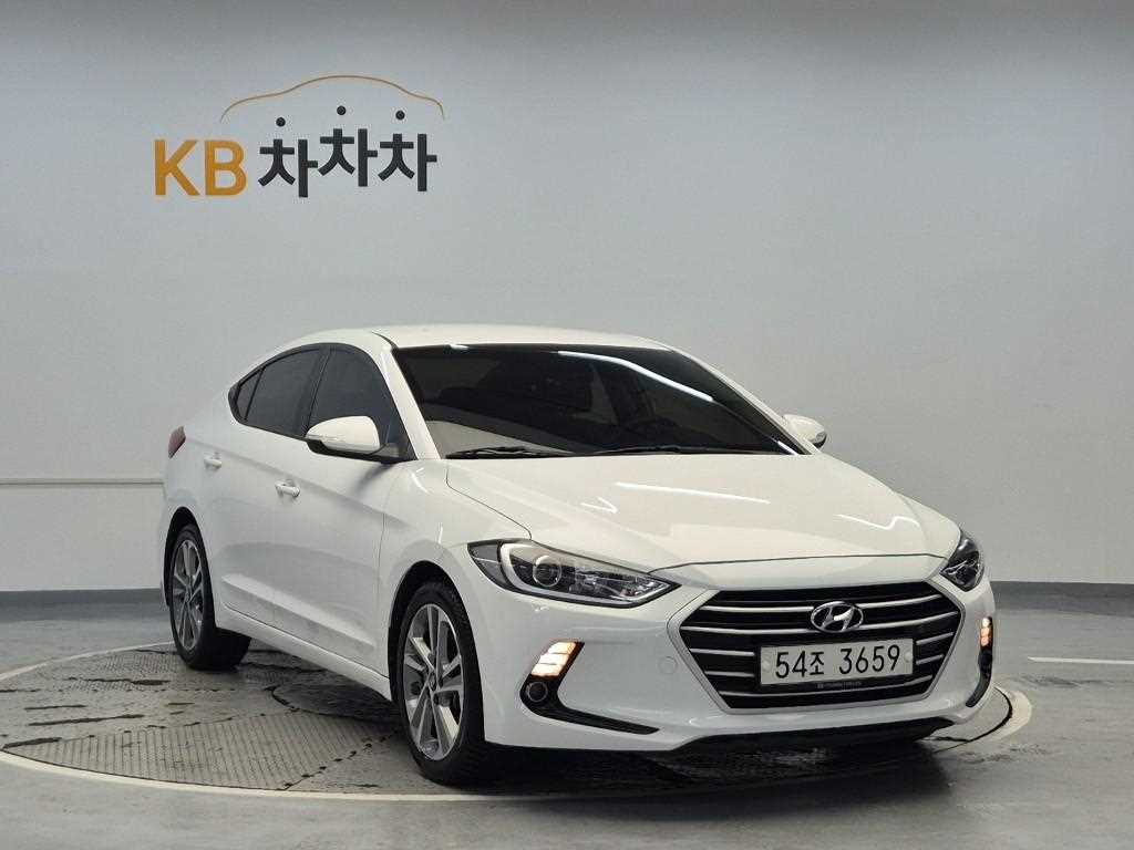 HYUNDAI Avante - Vista 4