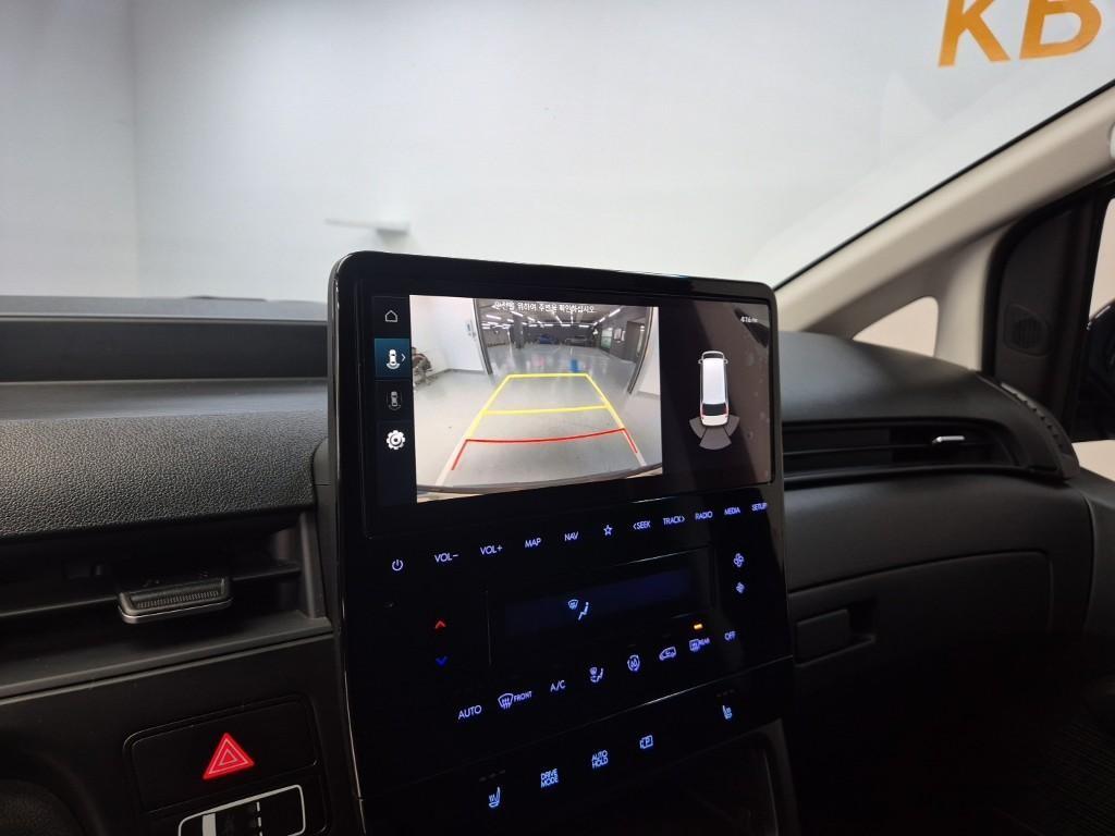 HYUNDAI Staria - Vista 8