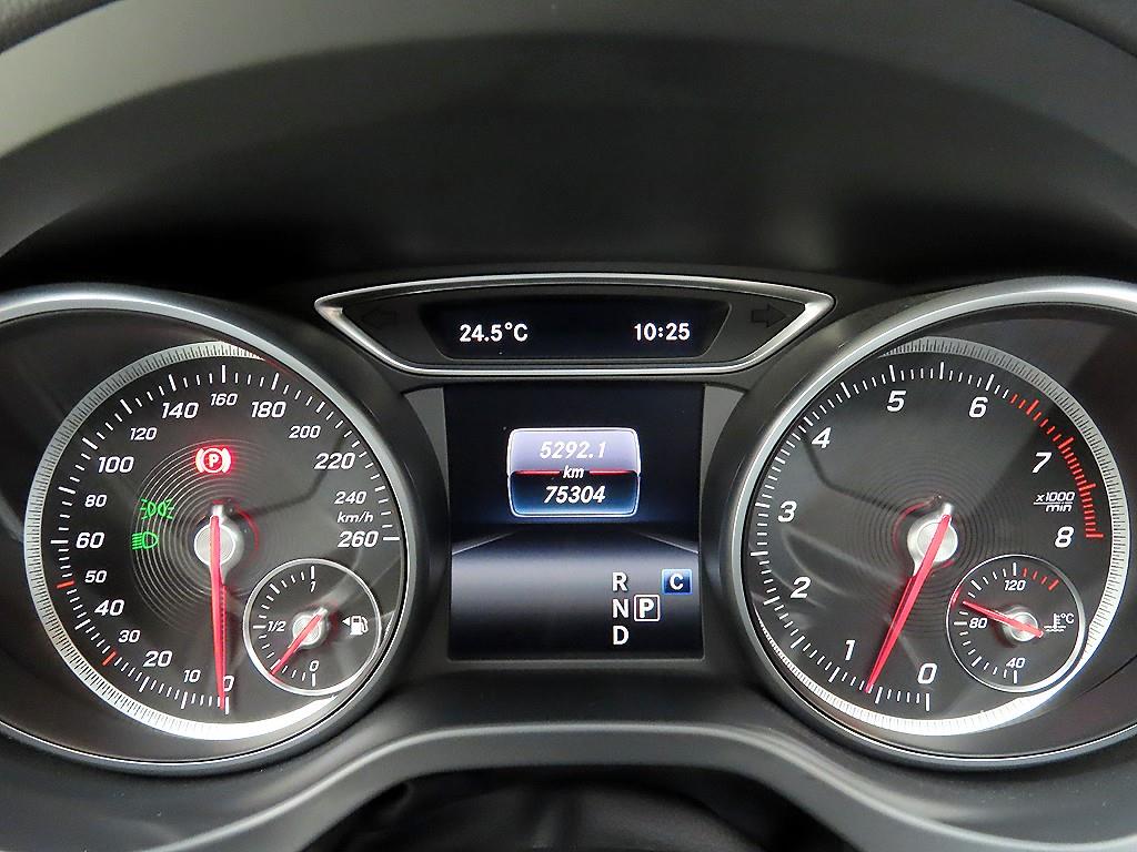 Mercedes Benz CLA Class - Vista 8