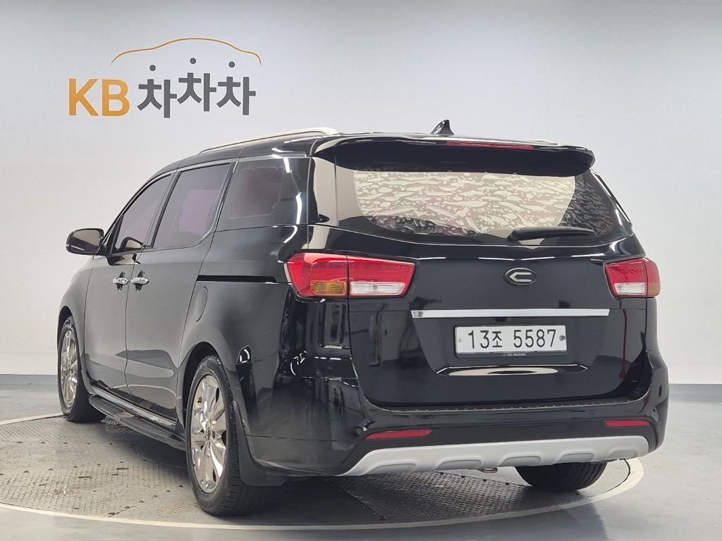 KIA Carnival - Vista 2