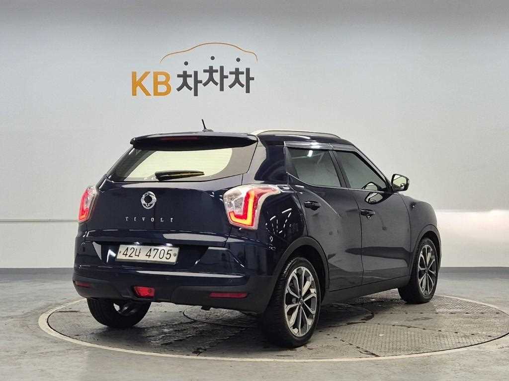 Ssangyong Tivoli - Vista 3