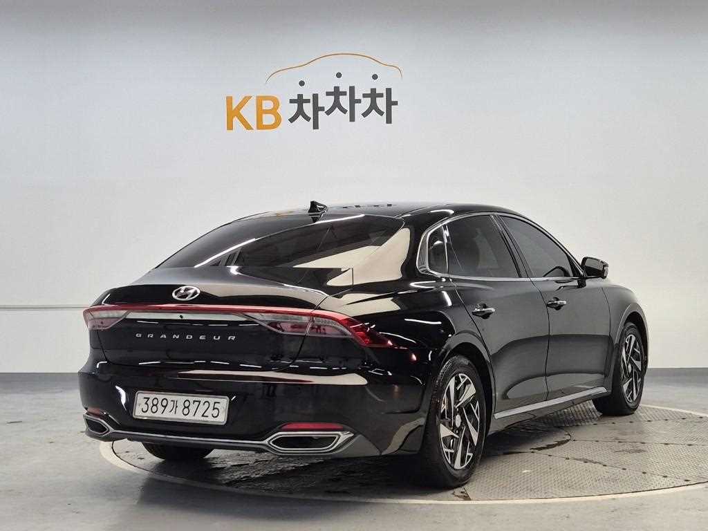 HYUNDAI Grandeur - Vista 3