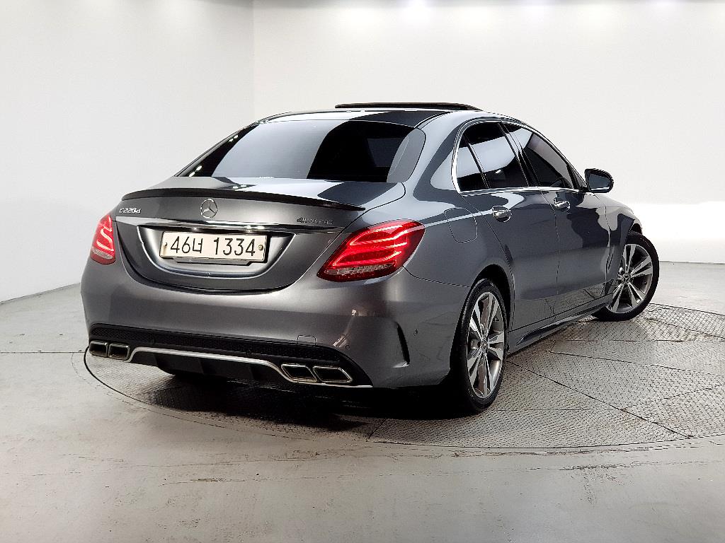 Mercedes Benz C Class - Vista 4