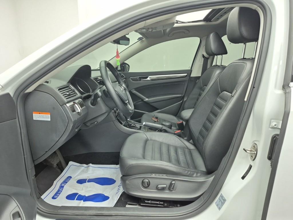 Volkswagen Passat - Vista 11