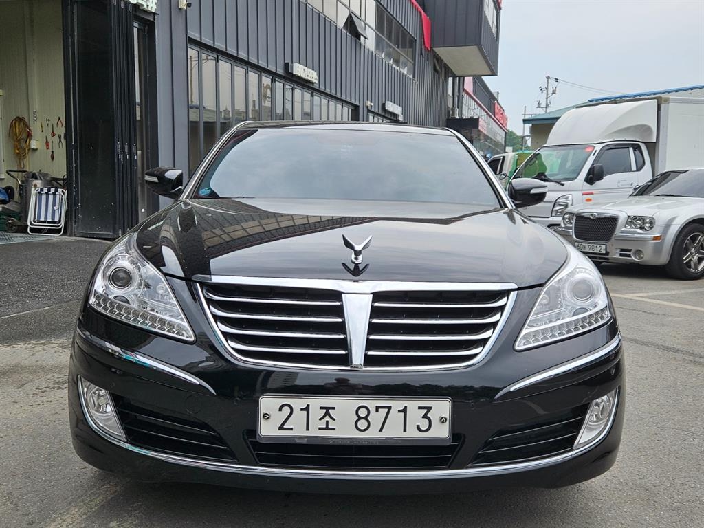 HYUNDAI Equus - Vista 2