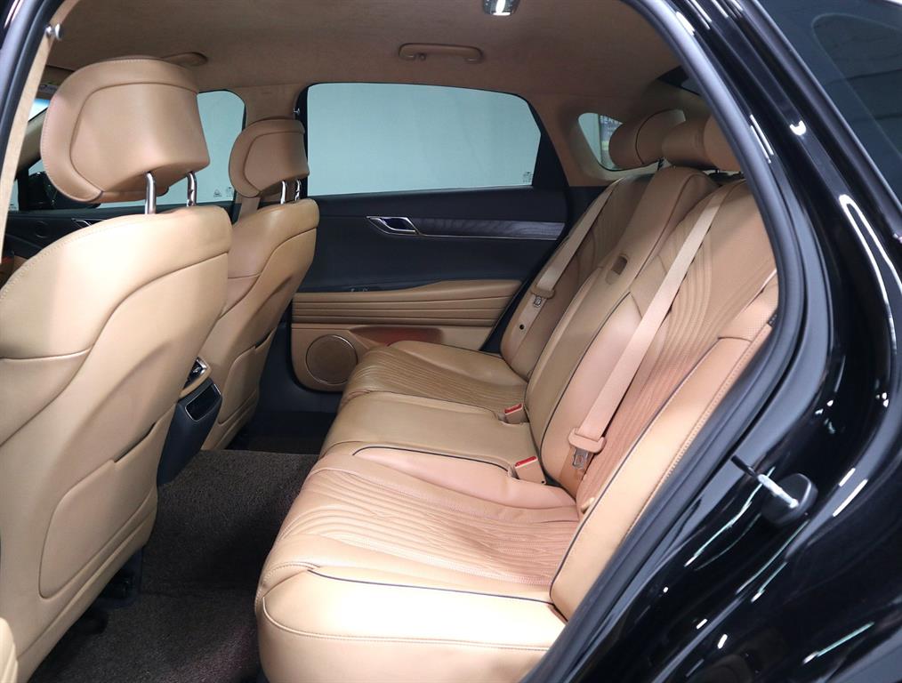 Genesis G80 - Vista 10